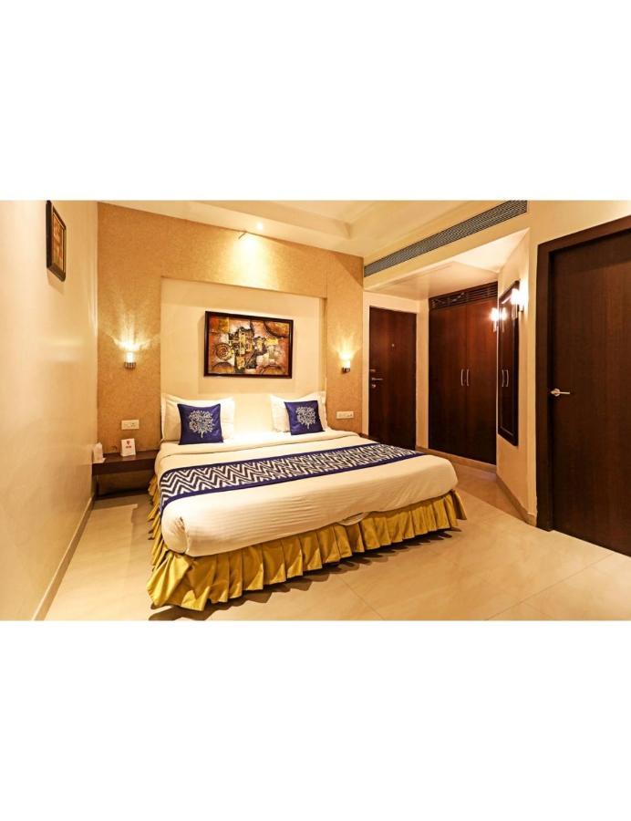 Hotel D Grand, Bareilly Buitenkant foto